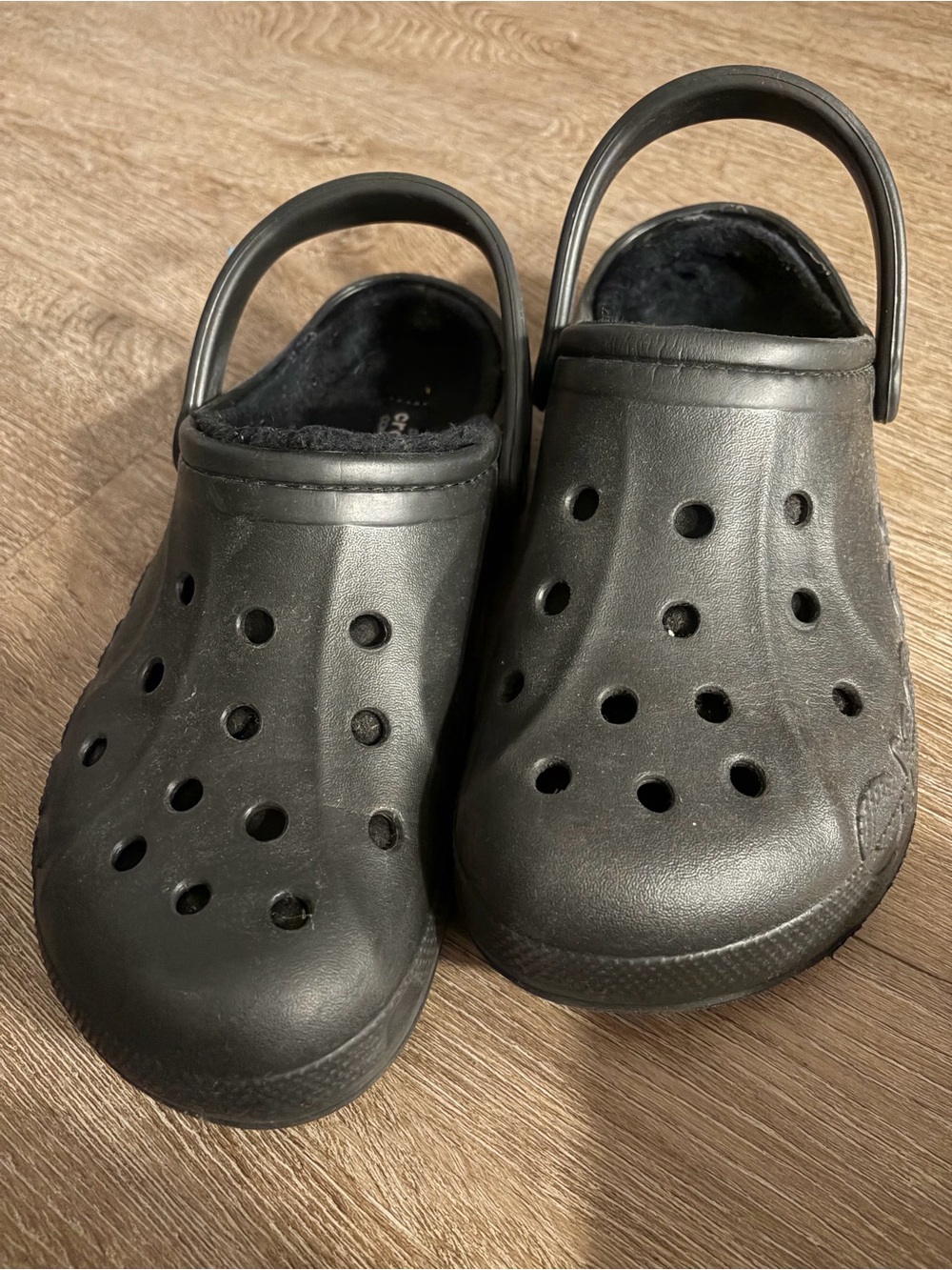 CROCS Women’s Classic Black Vented Clog with Heel Strap